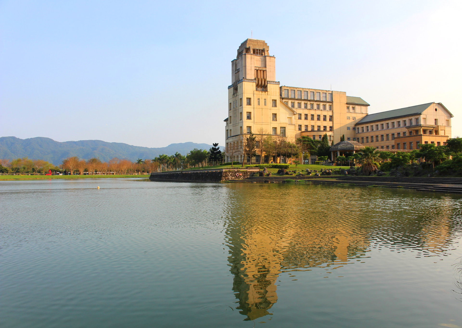 東華大學行政大樓