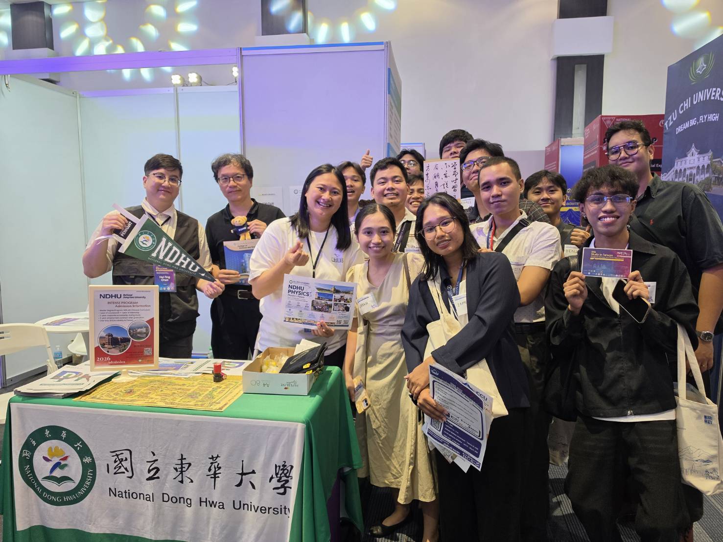 2026菲律賓新型教育展國立東華大學展區在學生間反響熱絡