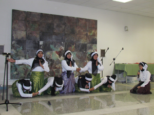 Traditional dance by students from Indonesia.